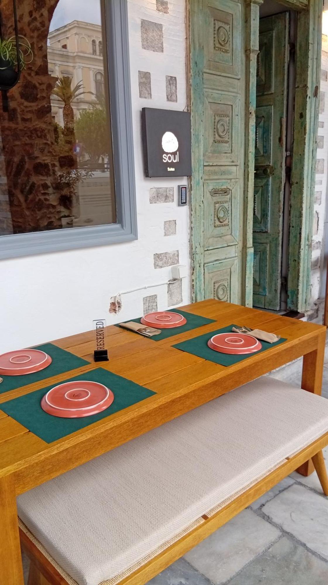 Syros Soul Luxury Suites Ermoupoli Buitenkant foto
